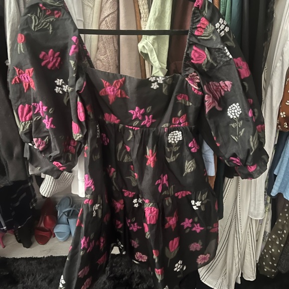 Revolve floral baby doll dress open - Picture 3 of 4